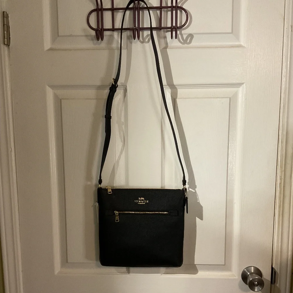 💥NWT Coach Rowan Crossbody File Bag💥 - Picture 1 of 9